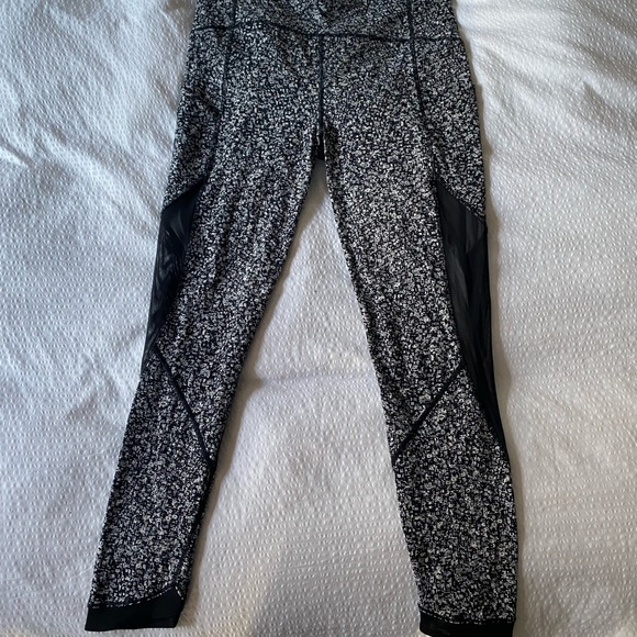 LULULEMON LEGGINGS - Picture 1 of 4